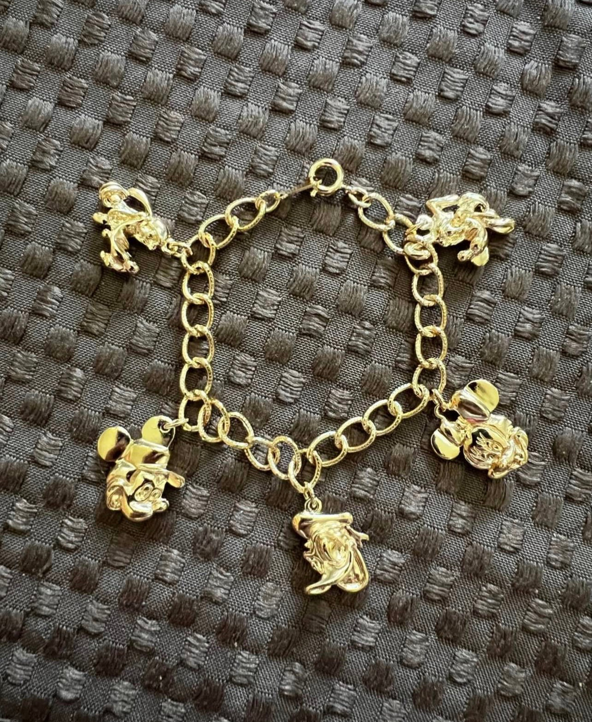 Vintage Disney gold tone metal Mickey &amp; Friends Charm Chain Bracelet ￼
